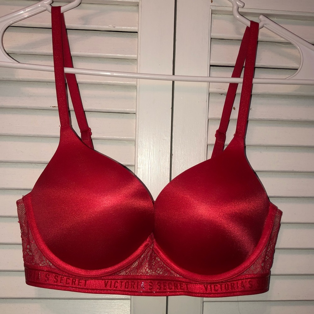 Victoria secret bombshell